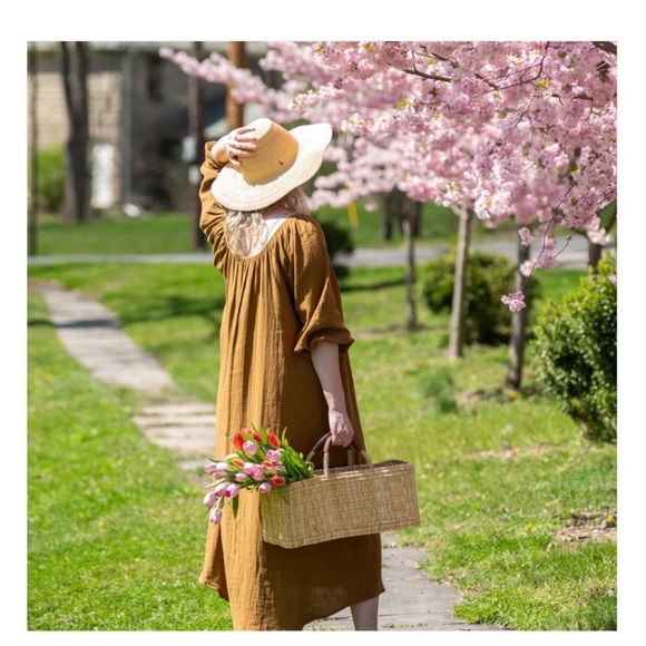 Anthro ColorBlock Swirl Straw Hat with Fringe
Laundry by Shelli Segal main image 11